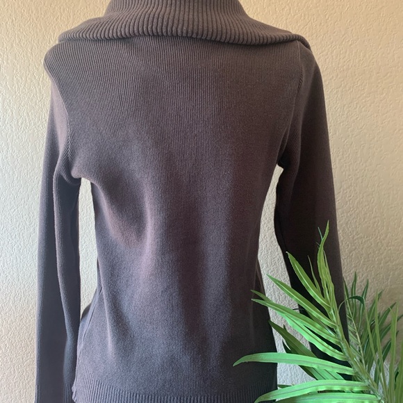 Liz Claiborne brown cardigan sweater in size Small - Picture 4 of 16